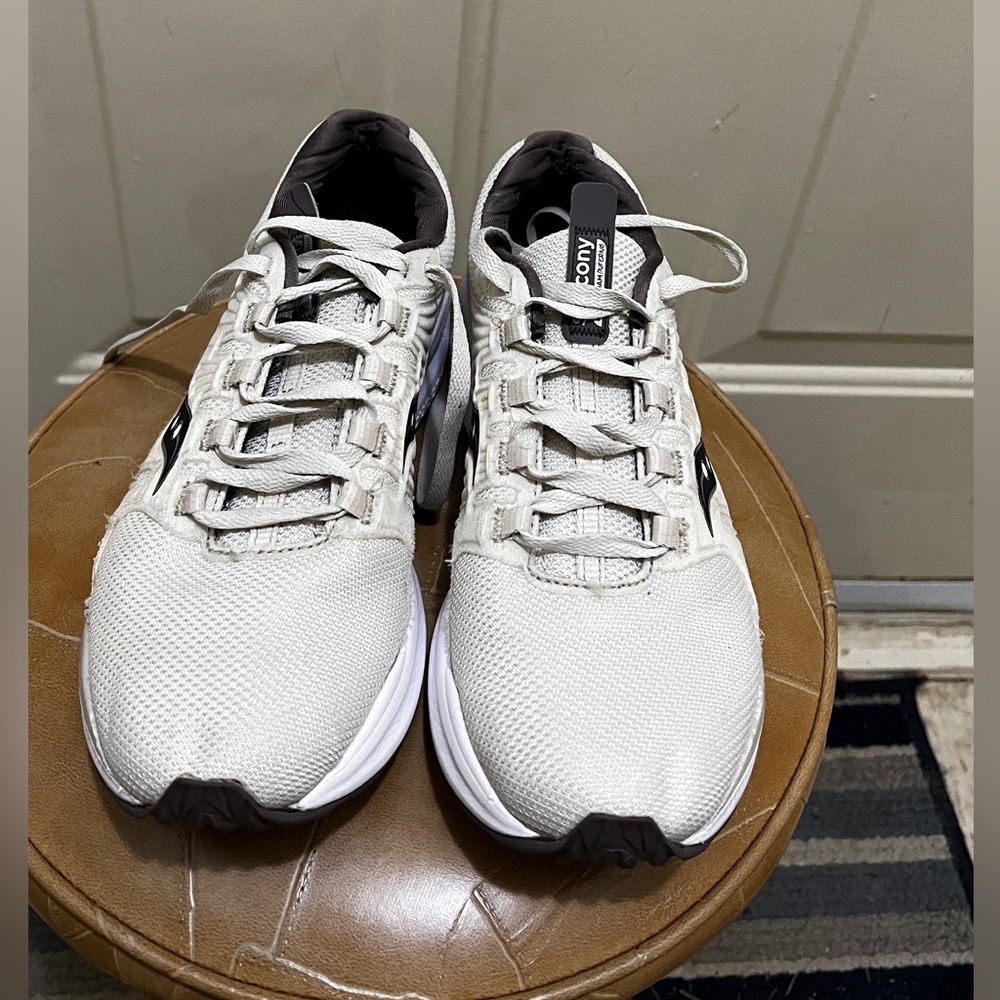 Saucony Women's White and Gray Sneakers